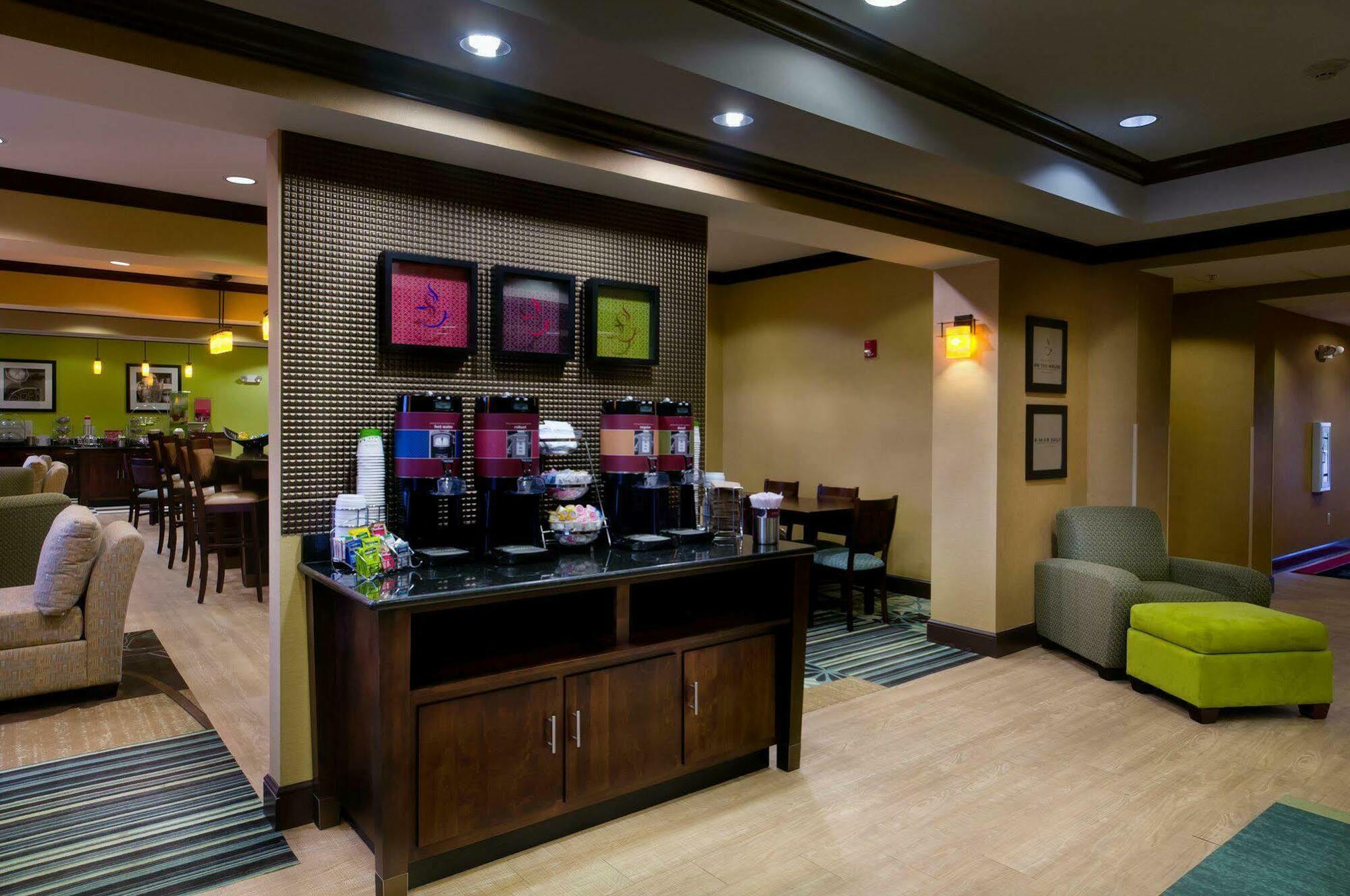 Hampton Inn Stow Ngoại thất bức ảnh