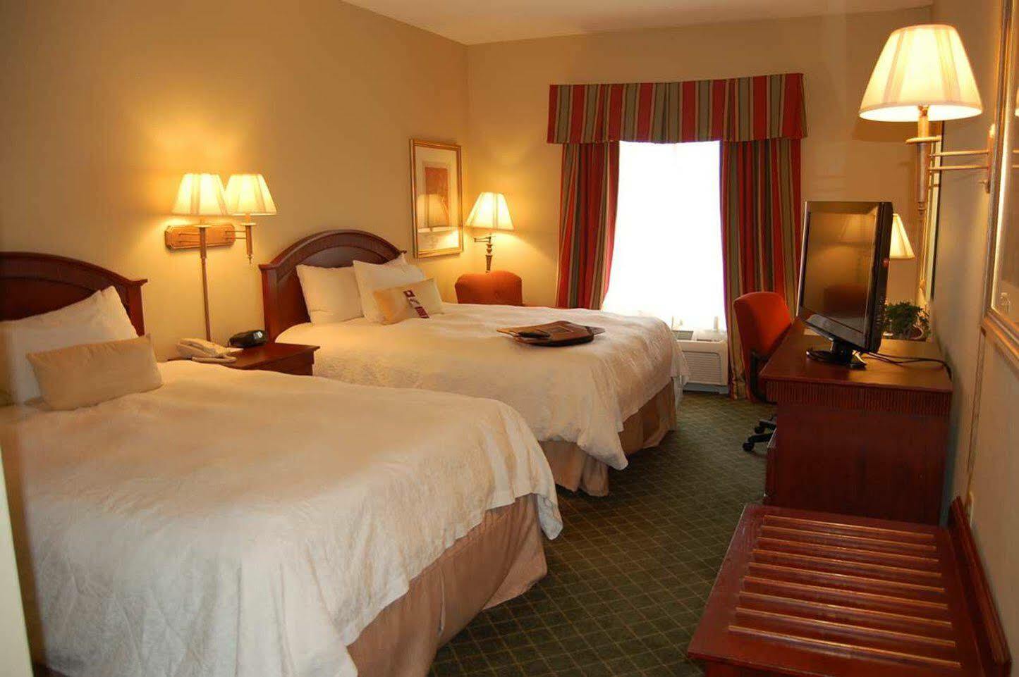 Hampton Inn Stow Ngoại thất bức ảnh