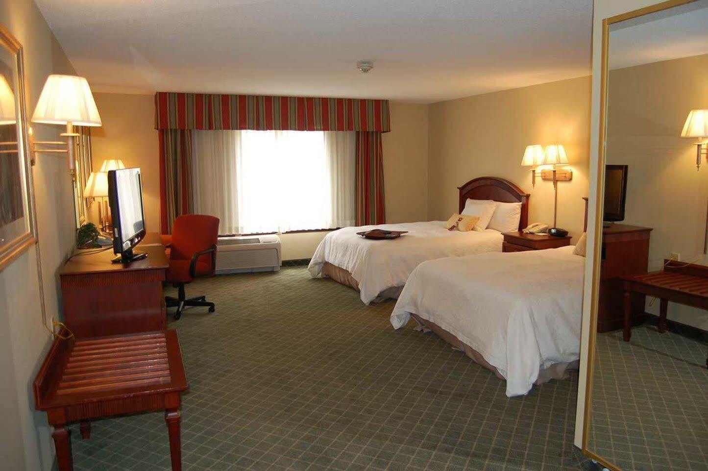 Hampton Inn Stow Ngoại thất bức ảnh